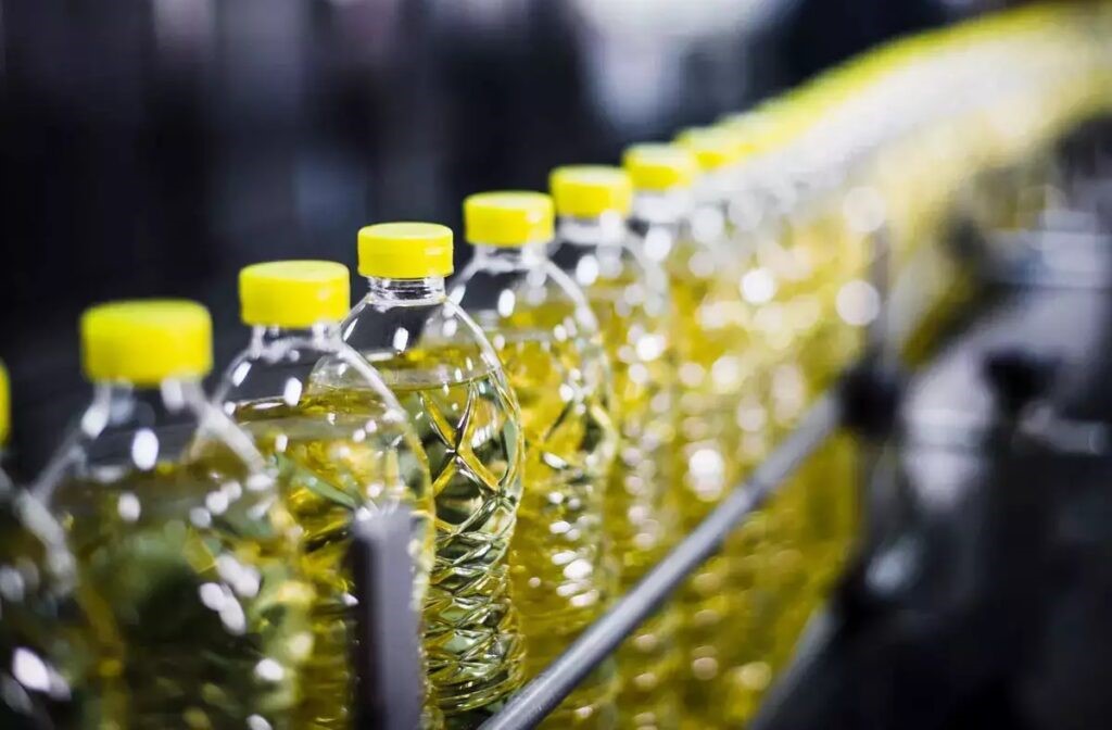 Vajit i lulediellit shtrenjtohet deri 8 për qind, Importuesit: Çmimi do të arrijë 190 lekë/litër